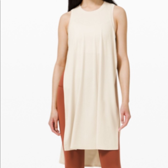 Long side slit (both sides) lululemon long tank - Picture 2 of 5